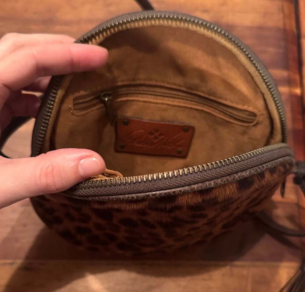 Patricia Nash Scafati Leopard Haircalf Canteen Crossbody Bag - Tassel Detail - Picture 5 of 7